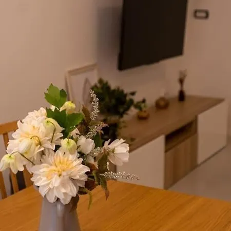 Elegant Near Tuscolana Διαμέρισμα *